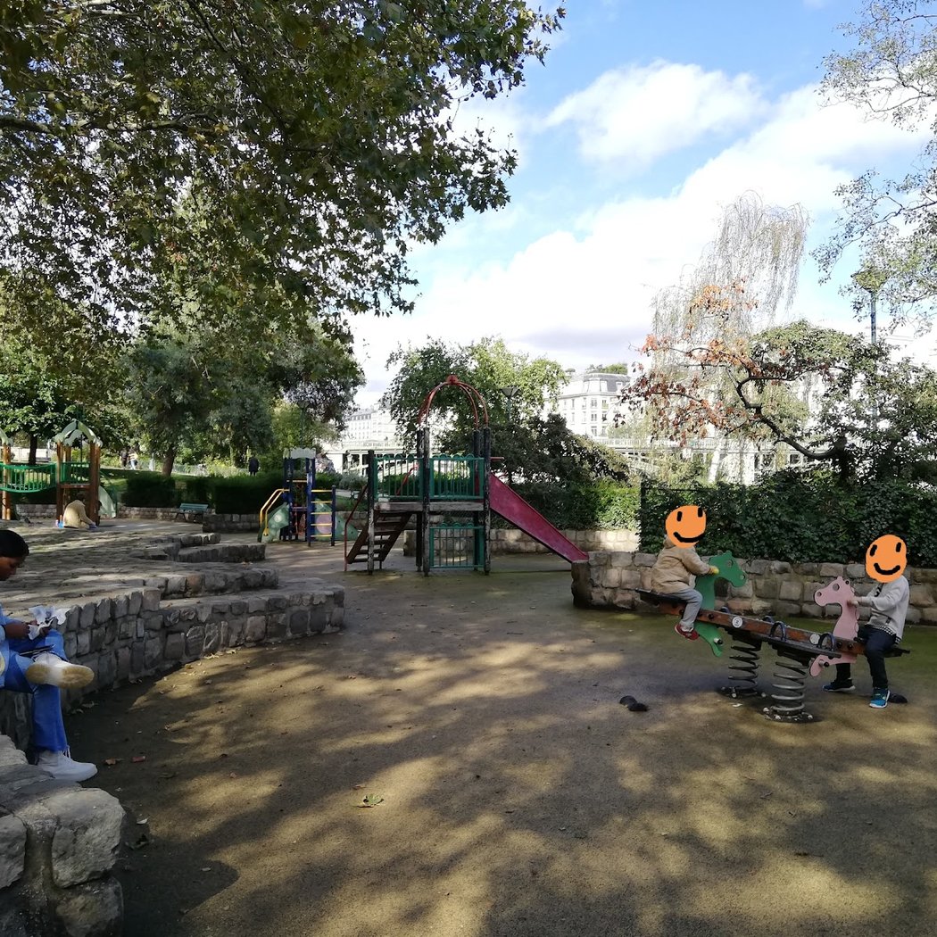 Aire de jeux Esplanade du Quai Saint-Bernard 3